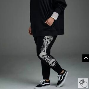 🆕️ ☠️TORRID NIGHTFALL SKULL PRINTED LEGGINGS - FULL LENGTH ☠️